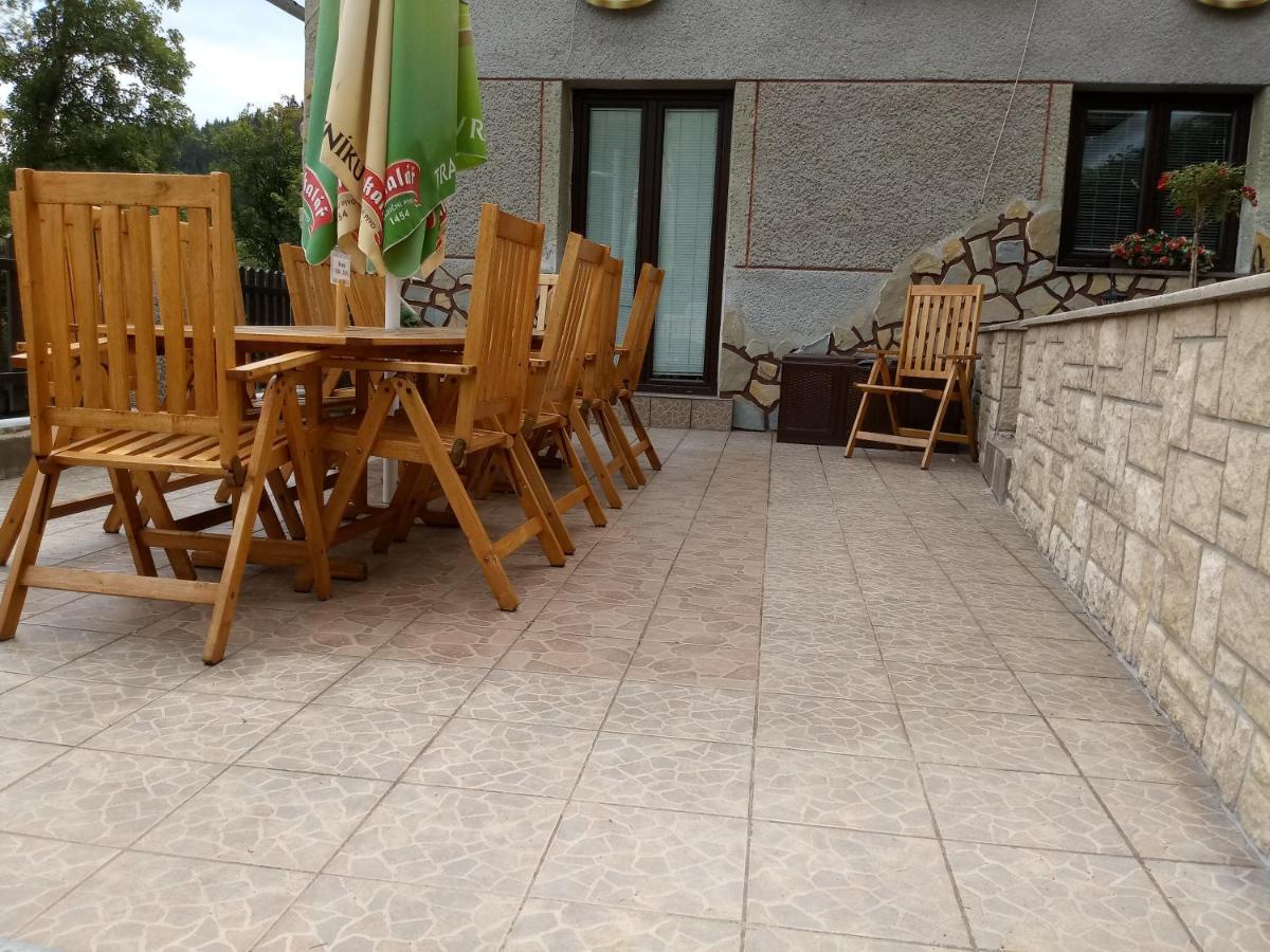 Penzion Apartmany Becov Bečov nad Teplou Dış mekan fotoğraf