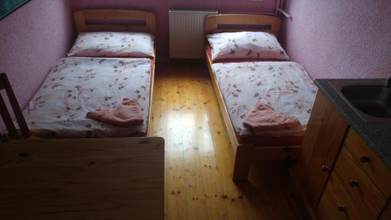 Penzion Apartmany Becov Bečov nad Teplou Dış mekan fotoğraf